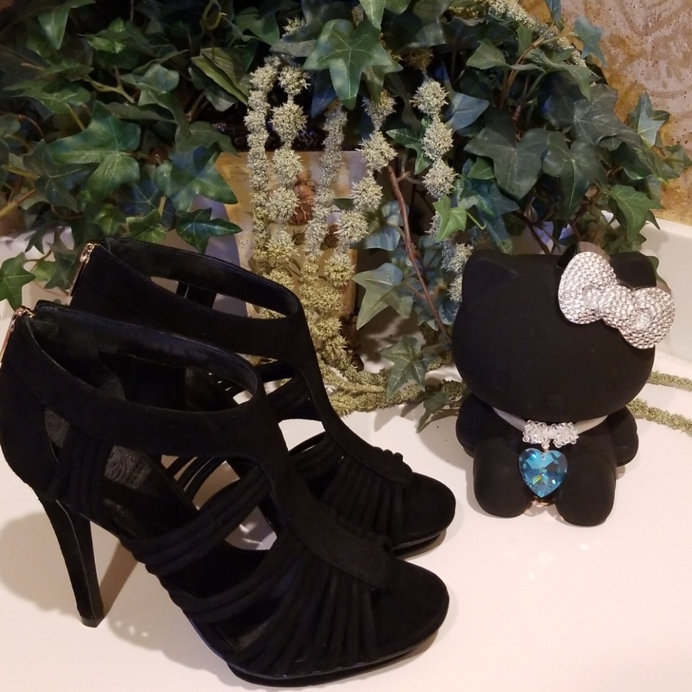 💖Host Pick💖 Tory Burch Black Suede Heels